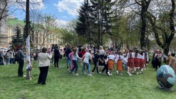 Гаївки водили, весну закликали, традиції шанували 05
