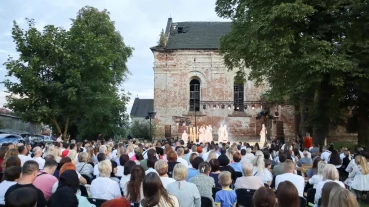 У селі Терновиця Франківський драмтеатр представив виставу «Нація» 03