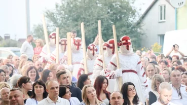 У селі Терновиця Франківський драмтеатр представив виставу «Нація» 11