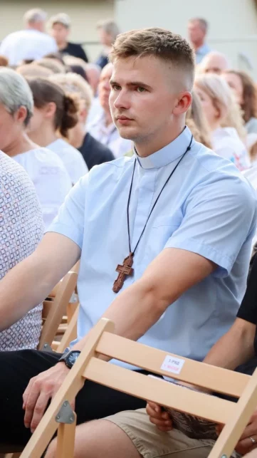 У селі Терновиця Франківський драмтеатр представив виставу «Нація» 17
