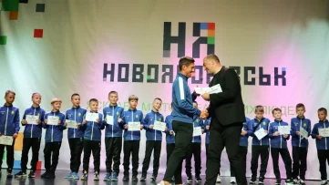 До Дня фізичної культури і спорту - нагородження спортсменів та тренерів 02